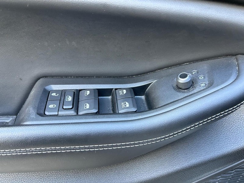 Jeep Grand Cherokee Vehicle Full-screen Gallery Image 18