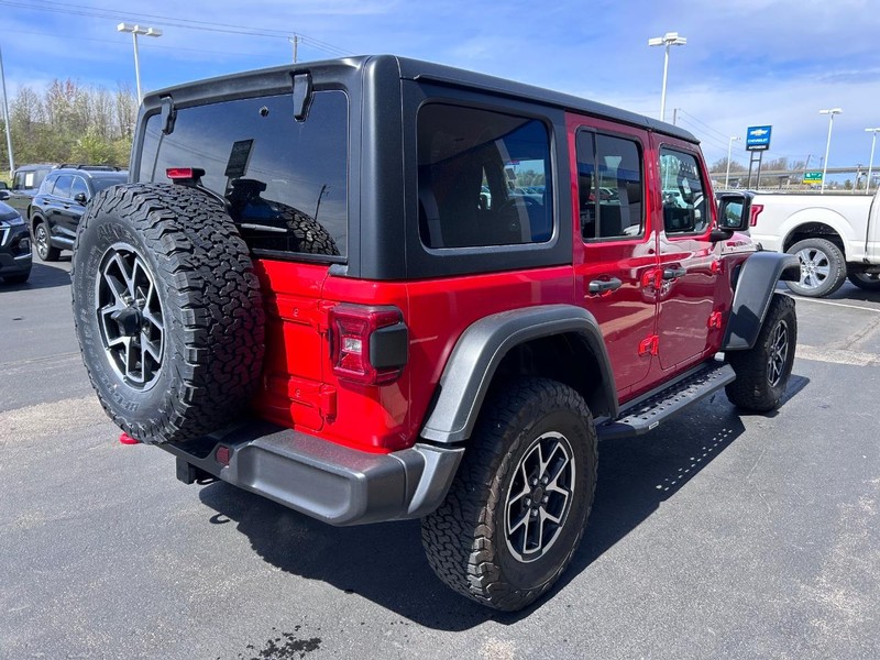 Jeep Wrangler Vehicle Full-screen Gallery Image 05