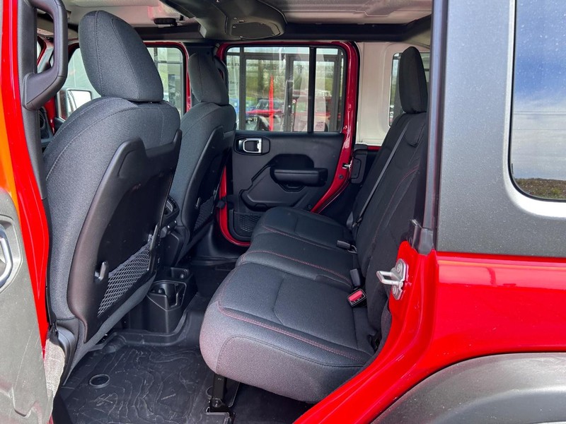 Jeep Wrangler Vehicle Full-screen Gallery Image 09