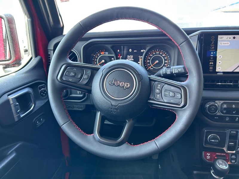 Jeep Wrangler Vehicle Full-screen Gallery Image 11