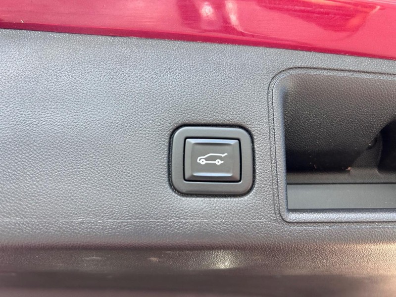 GMC Terrain Vehicle Full-screen Gallery Image 08