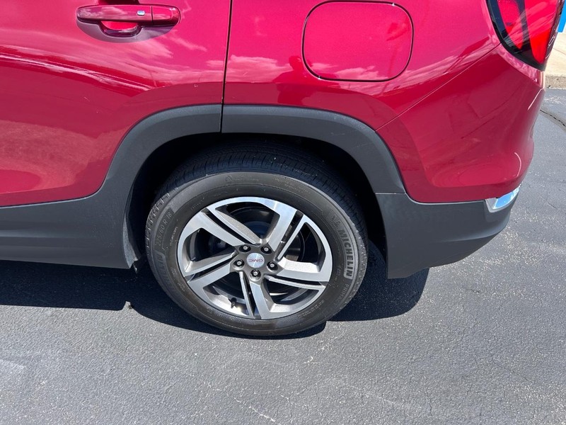 GMC Terrain Vehicle Full-screen Gallery Image 09