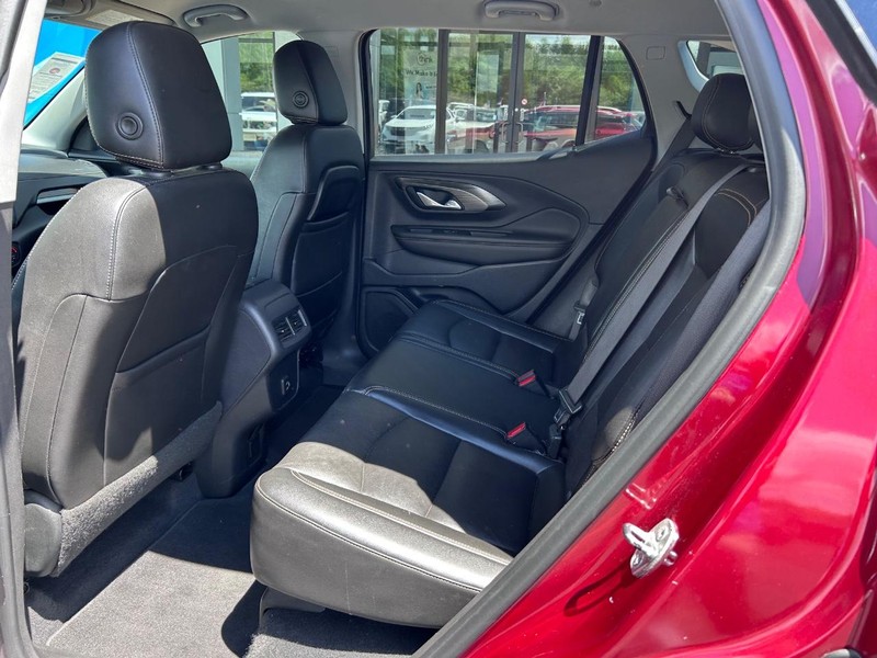 GMC Terrain Vehicle Full-screen Gallery Image 10