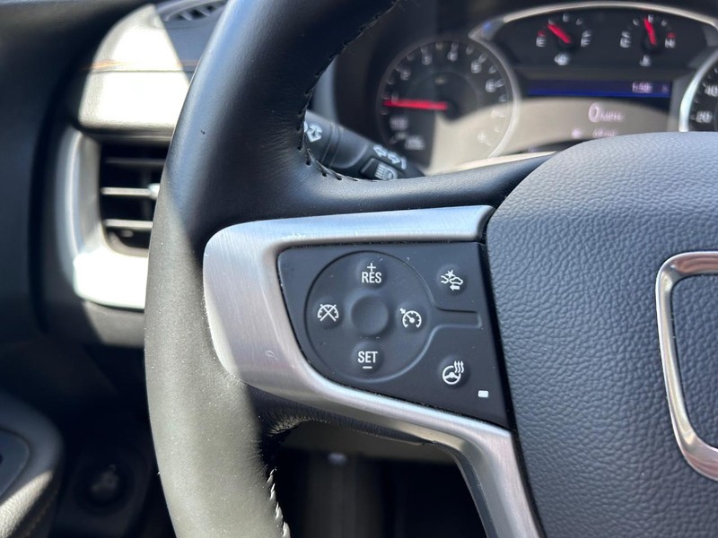 GMC Terrain Vehicle Full-screen Gallery Image 13