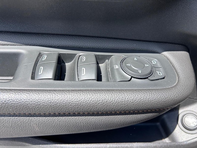 GMC Terrain Vehicle Full-screen Gallery Image 19