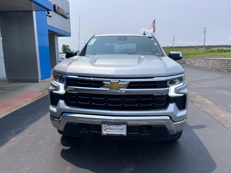 Chevrolet Silverado 1500 Vehicle Full-screen Gallery Image 03