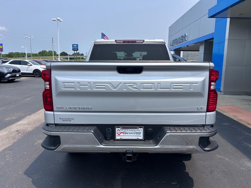 Chevrolet Silverado 1500 Vehicle Full-screen Gallery Image 06