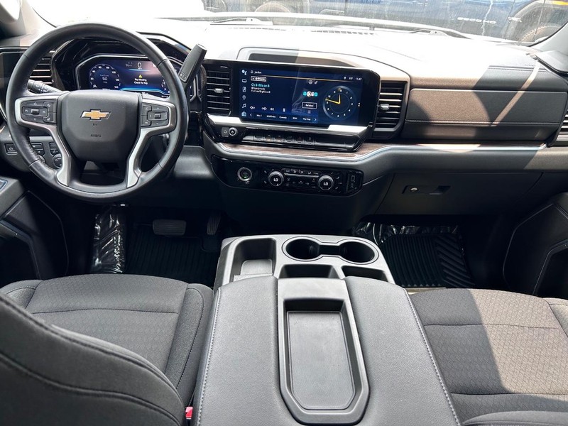 Chevrolet Silverado 1500 Vehicle Full-screen Gallery Image 10