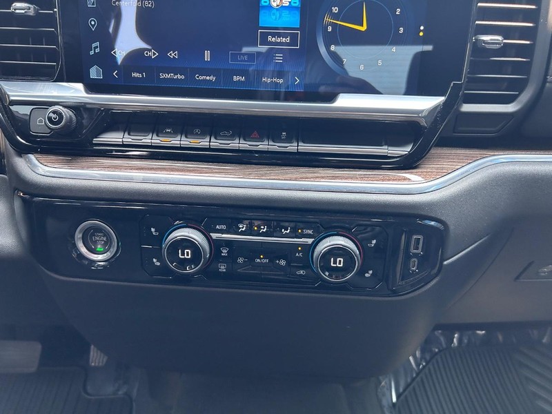 Chevrolet Silverado 1500 Vehicle Full-screen Gallery Image 15