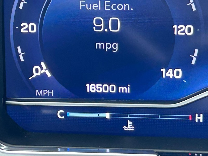 Chevrolet Silverado 1500 Vehicle Full-screen Gallery Image 19