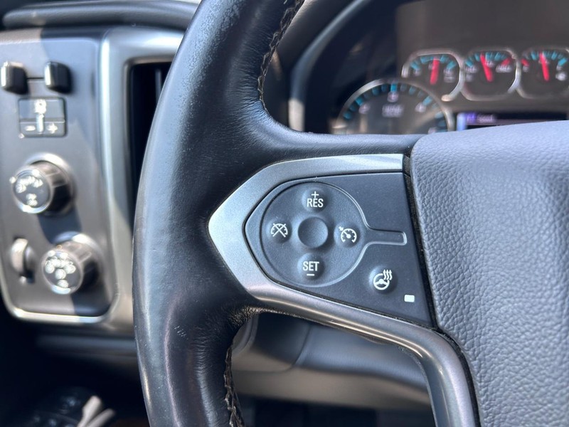 Chevrolet Silverado 1500 Vehicle Full-screen Gallery Image 12