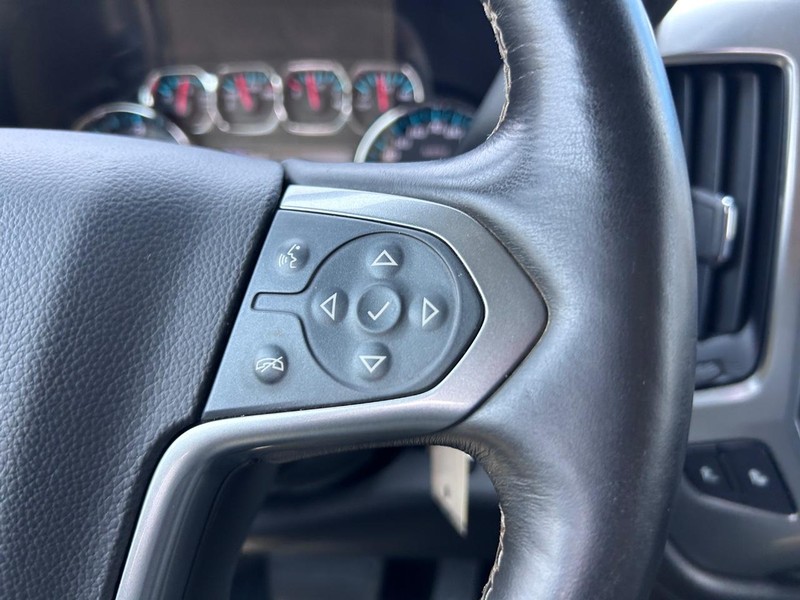 Chevrolet Silverado 1500 Vehicle Full-screen Gallery Image 13