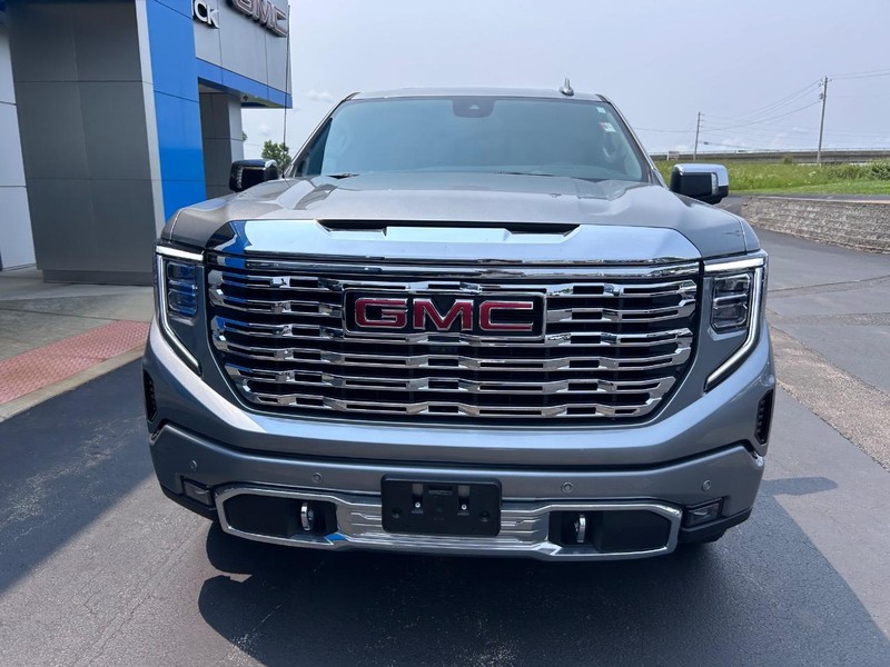 GMC Sierra 1500 Vehicle Full-screen Gallery Image 03