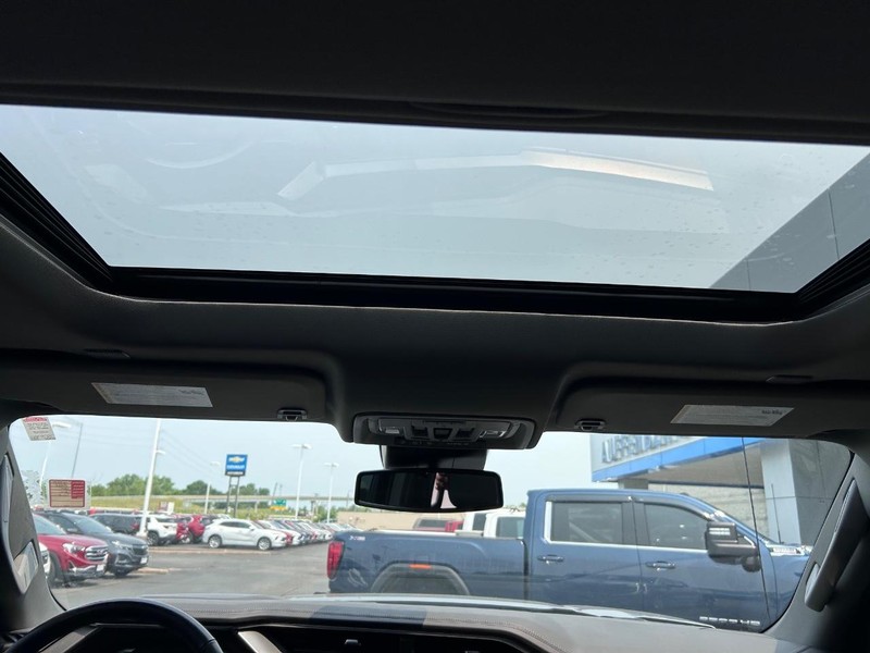 GMC Sierra 1500 Vehicle Full-screen Gallery Image 10