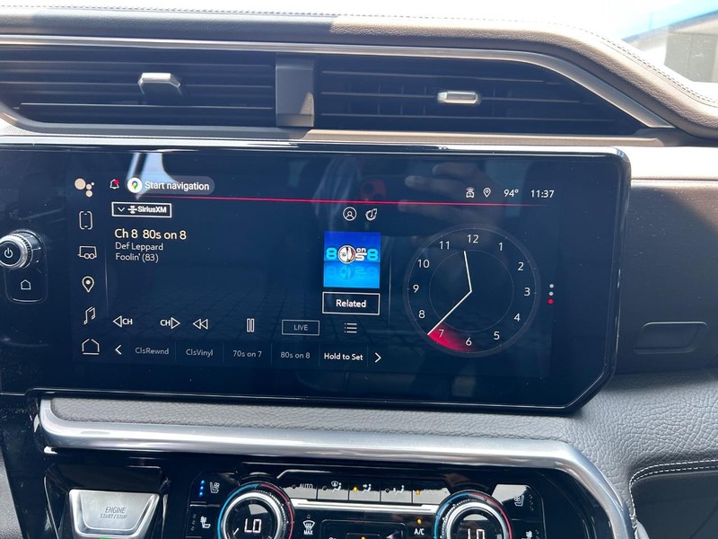 GMC Sierra 1500 Vehicle Full-screen Gallery Image 15