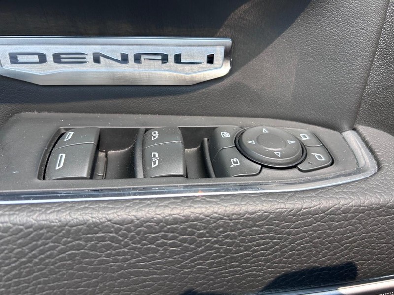 GMC Sierra 1500 Vehicle Full-screen Gallery Image 19