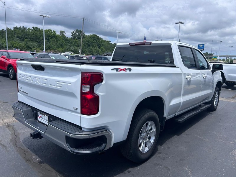 Chevrolet Silverado 1500 Vehicle Full-screen Gallery Image 05
