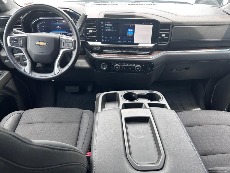 Chevrolet Silverado 1500 Vehicle Full-screen Gallery Image 10