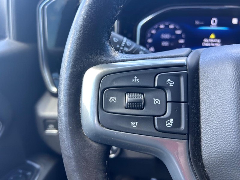 Chevrolet Silverado 1500 Vehicle Full-screen Gallery Image 12