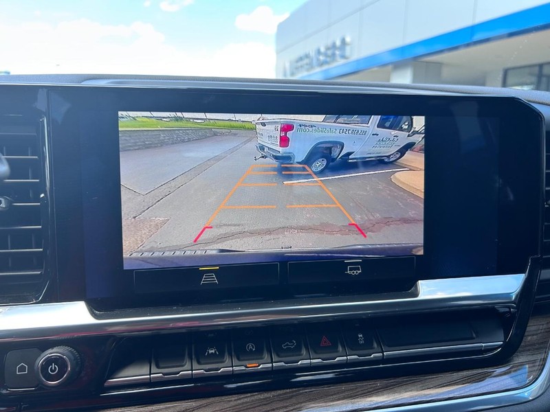 Chevrolet Silverado 1500 Vehicle Full-screen Gallery Image 20