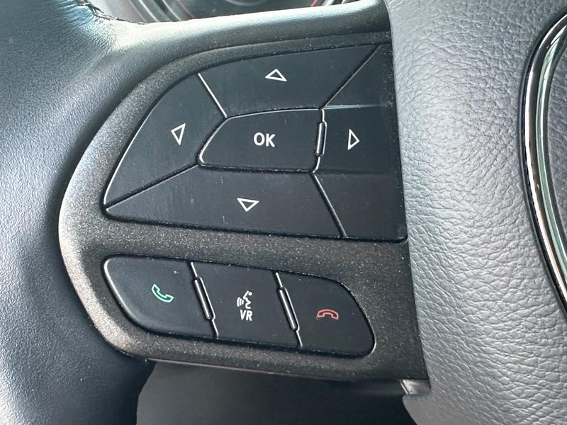 Dodge Challenger Vehicle Full-screen Gallery Image 13