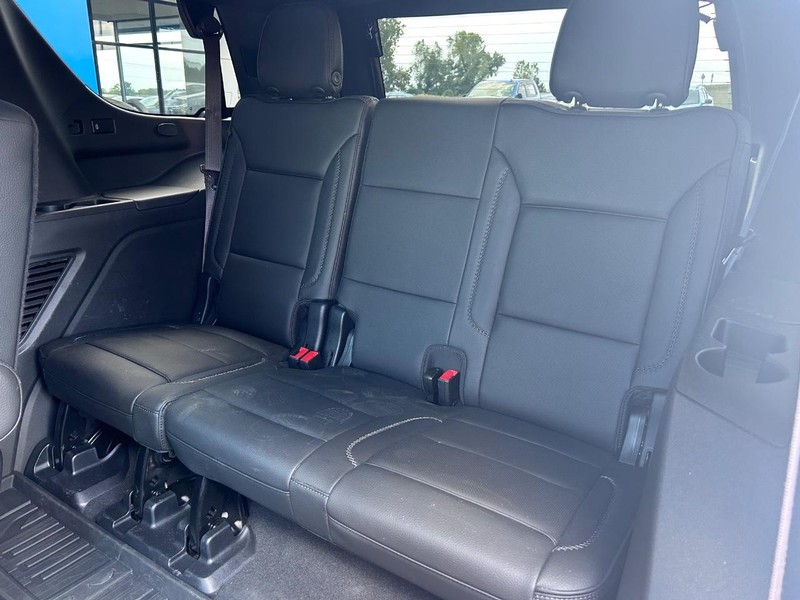 GMC Yukon Vehicle Full-screen Gallery Image 10