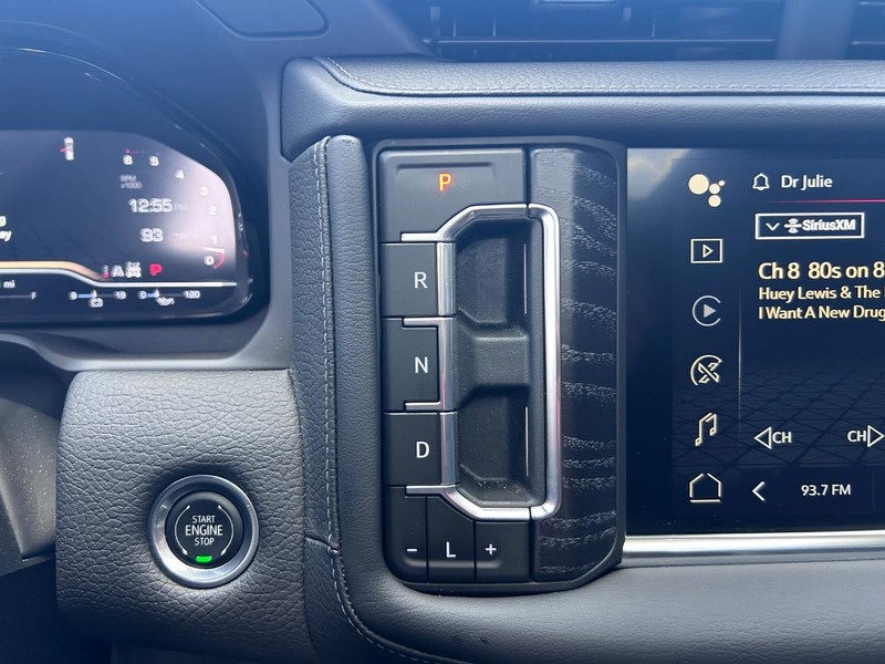 GMC Yukon Vehicle Full-screen Gallery Image 20