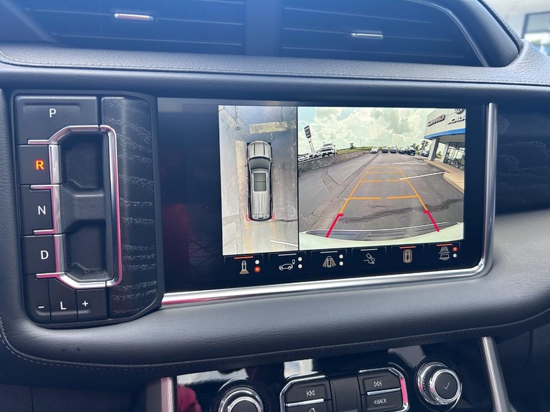 GMC Yukon Vehicle Full-screen Gallery Image 27