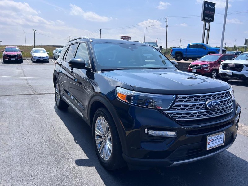 Ford Explorer Vehicle Full-screen Gallery Image 04