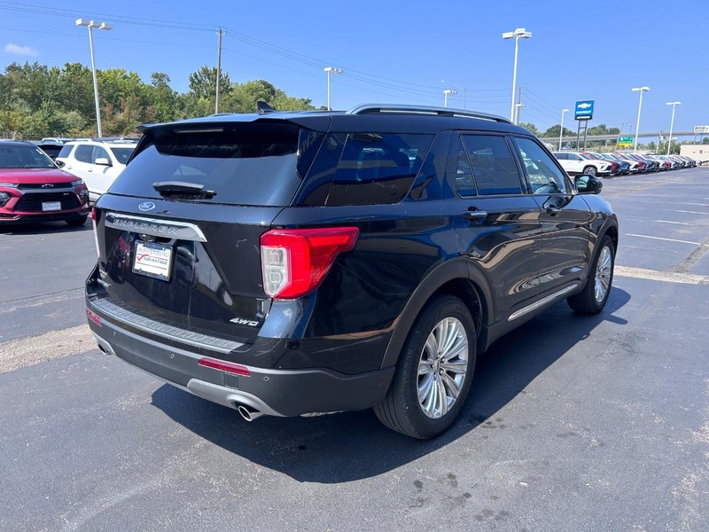 Ford Explorer Vehicle Full-screen Gallery Image 05