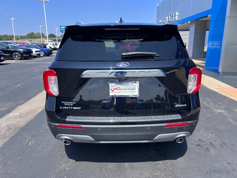 Ford Explorer Vehicle Full-screen Gallery Image 06