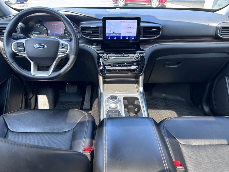 Ford Explorer Vehicle Full-screen Gallery Image 14