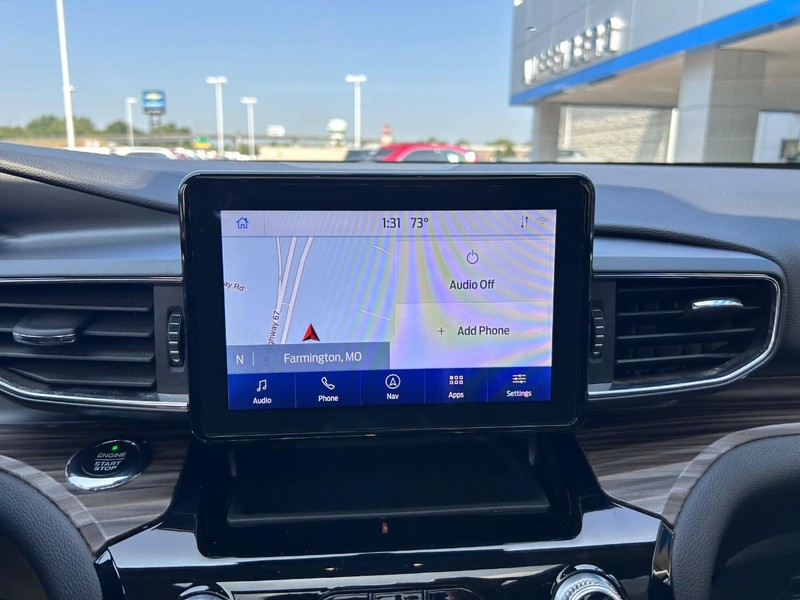 Ford Explorer Vehicle Full-screen Gallery Image 18