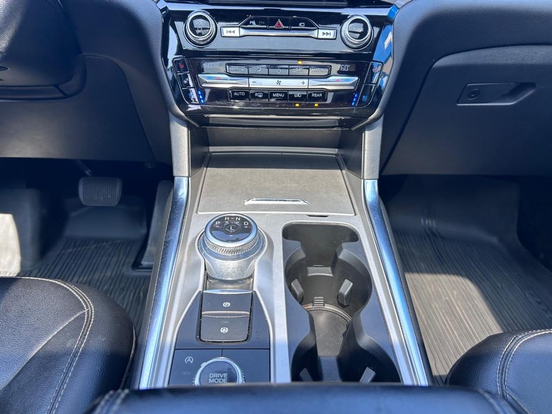 Ford Explorer Vehicle Full-screen Gallery Image 20