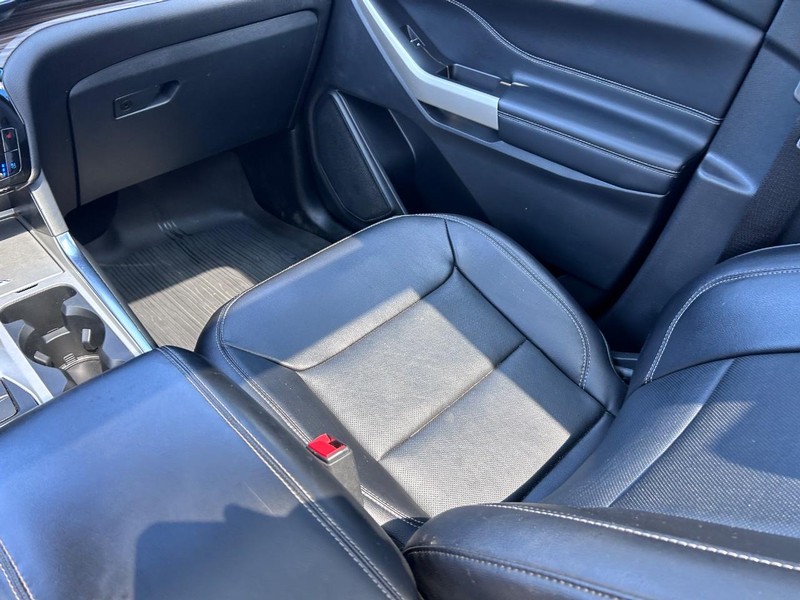 Ford Explorer Vehicle Full-screen Gallery Image 21