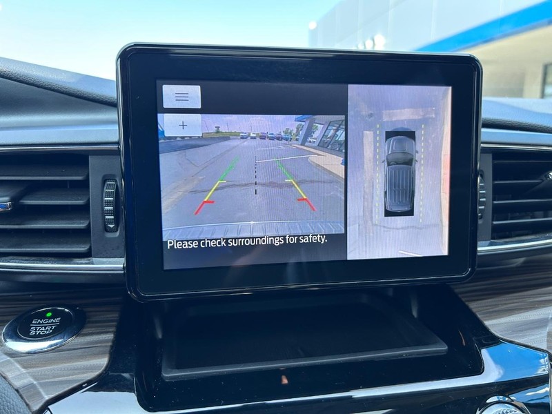 Ford Explorer Vehicle Full-screen Gallery Image 26