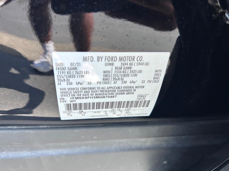 Ford Explorer Vehicle Full-screen Gallery Image 27