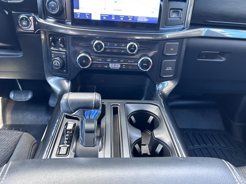 Ford F-150 Vehicle Full-screen Gallery Image 16