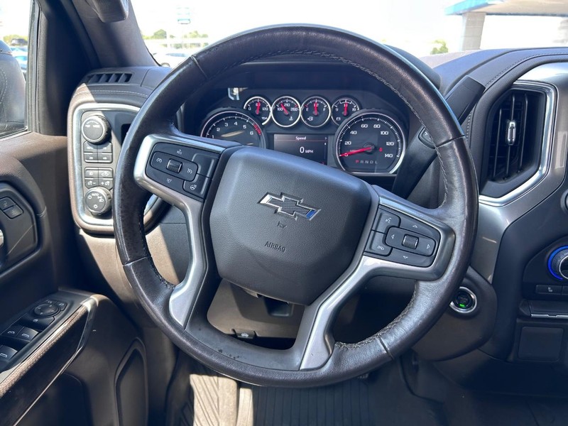 Chevrolet Silverado 1500 Vehicle Full-screen Gallery Image 11