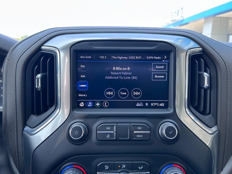 Chevrolet Silverado 1500 Vehicle Full-screen Gallery Image 14