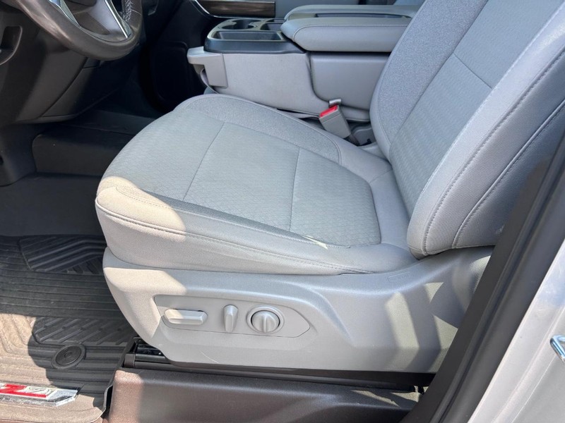 Chevrolet Silverado 1500 Vehicle Full-screen Gallery Image 18