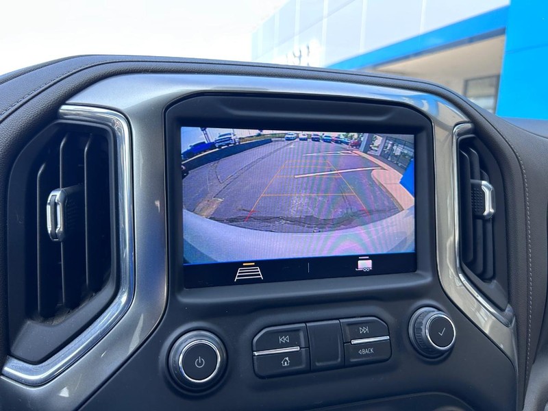 Chevrolet Silverado 1500 Vehicle Full-screen Gallery Image 20