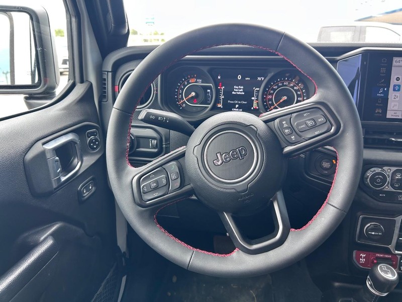 Jeep Wrangler Vehicle Full-screen Gallery Image 11