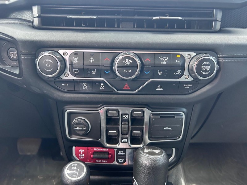 Jeep Wrangler Vehicle Full-screen Gallery Image 15