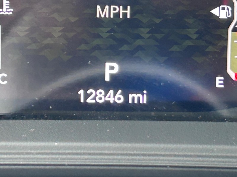 Jeep Wrangler Vehicle Full-screen Gallery Image 20