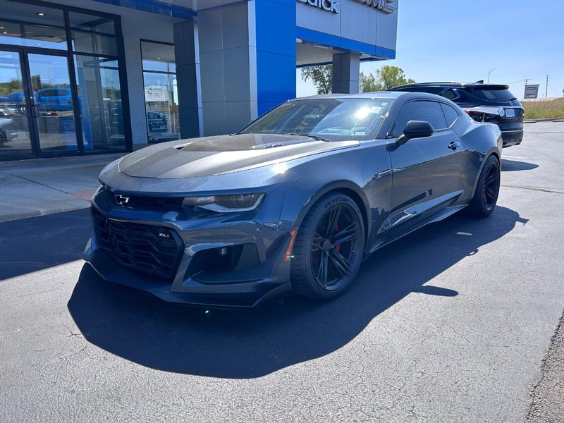 Chevrolet Camaro Vehicle Full-screen Gallery Image 02