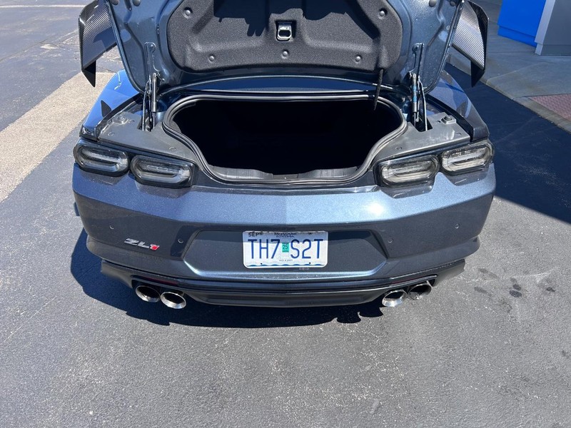 Chevrolet Camaro Vehicle Full-screen Gallery Image 07