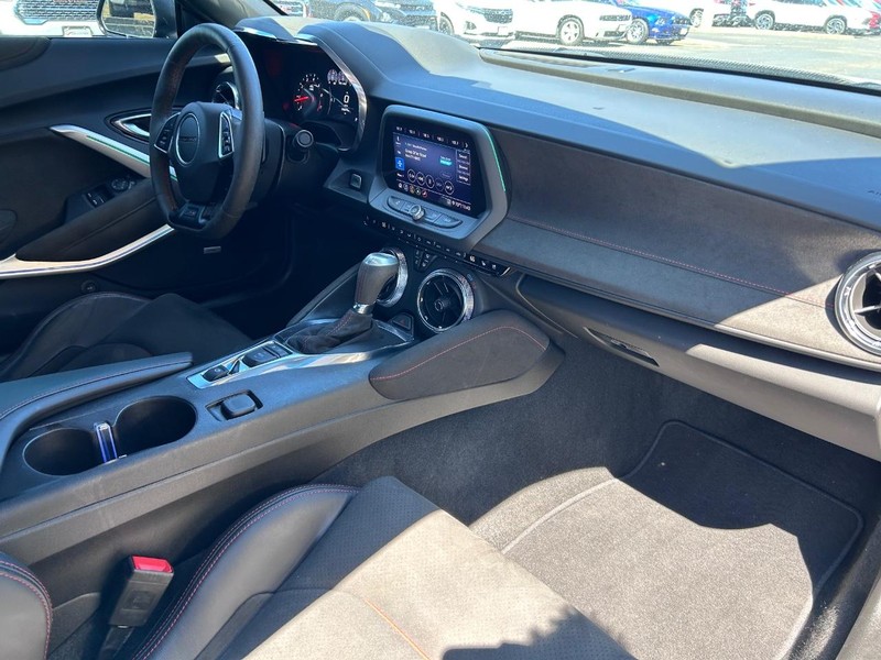 Chevrolet Camaro Vehicle Full-screen Gallery Image 10