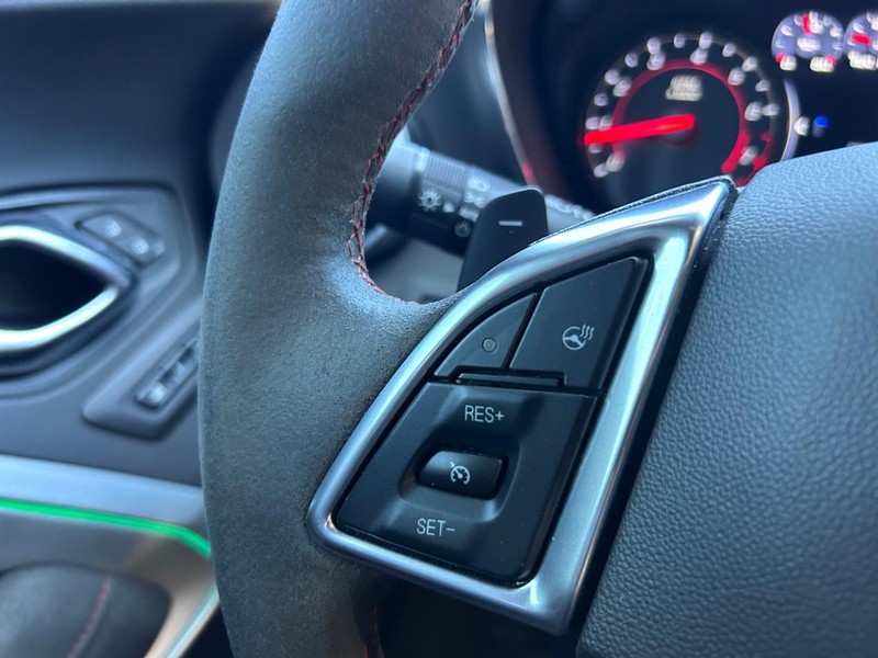 Chevrolet Camaro Vehicle Full-screen Gallery Image 12