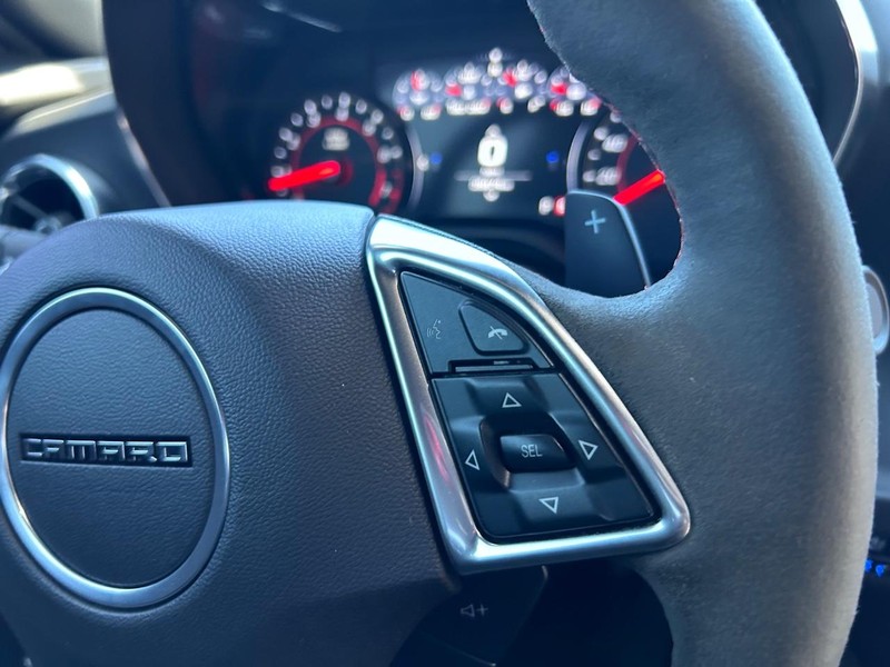 Chevrolet Camaro Vehicle Full-screen Gallery Image 13